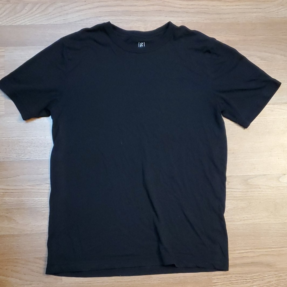 REMOVING 12/27-Black T shirt
